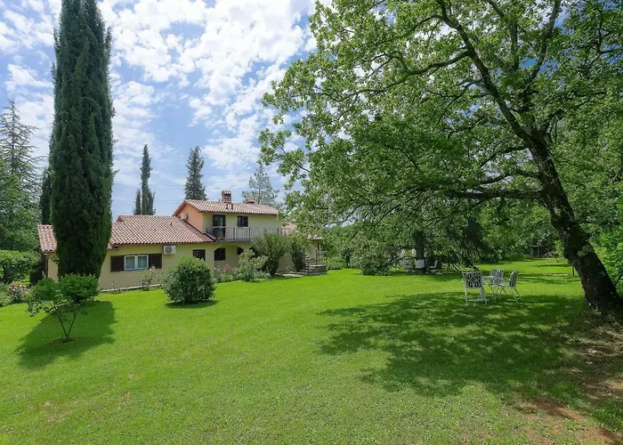 Mariza-1 By Interhome Appartement Vinež