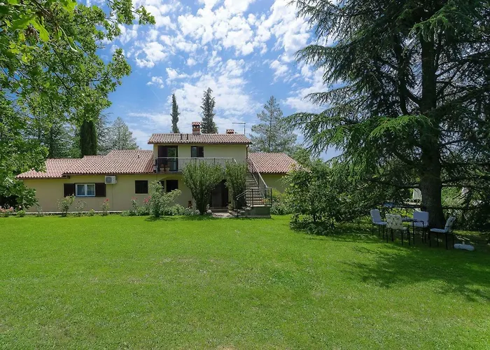 Mariza-1 By Interhome Appartement Vinež